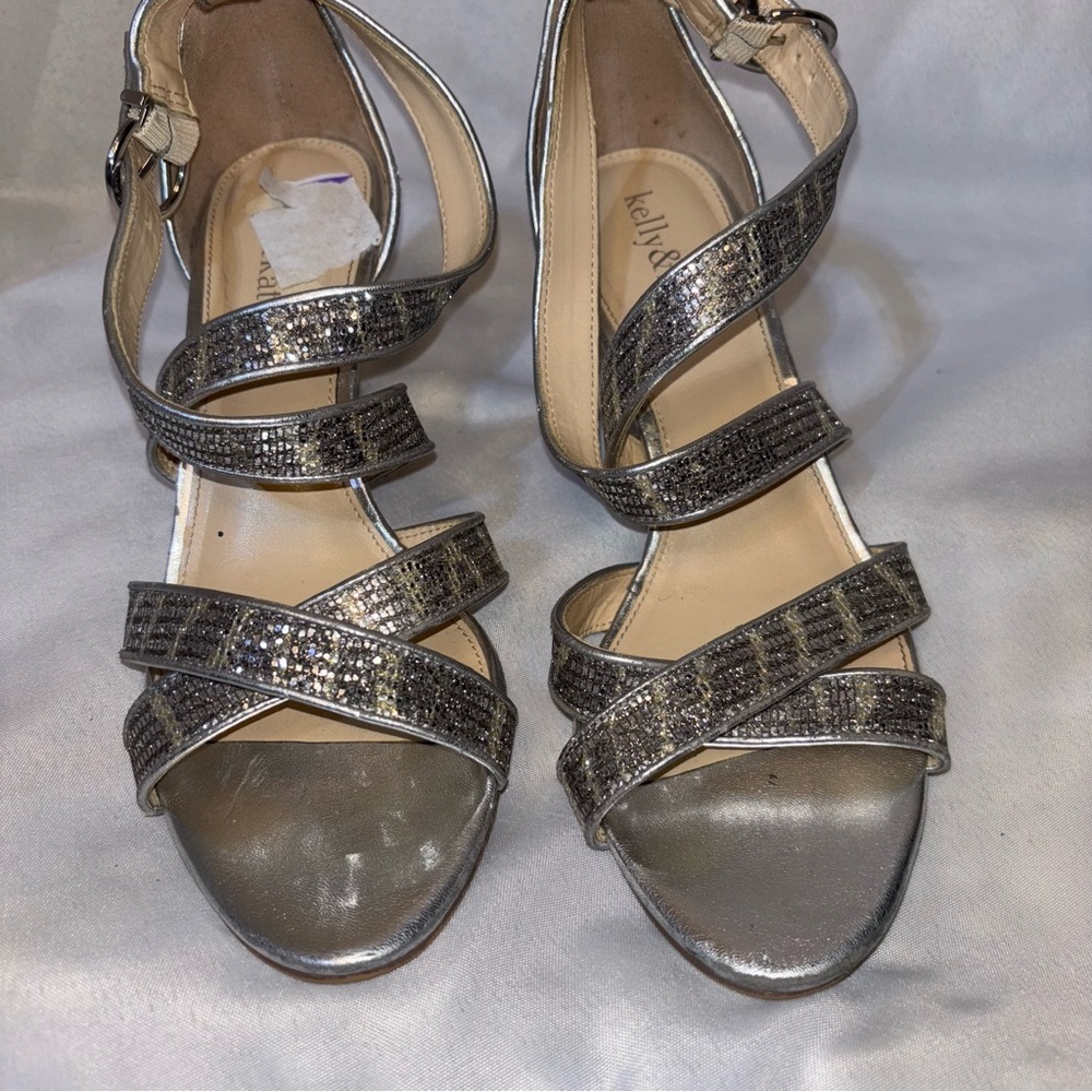 2/$30 Kelly & Katie Women’s Metallic Silver & Gold Strappy Sandals Size 6.5